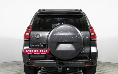 Toyota Land Cruiser Prado 150 рестайлинг 2, 2022 год, 7 200 000 рублей, 6 фотография