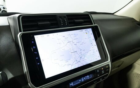 Toyota Land Cruiser Prado 150 рестайлинг 2, 2022 год, 7 200 000 рублей, 16 фотография