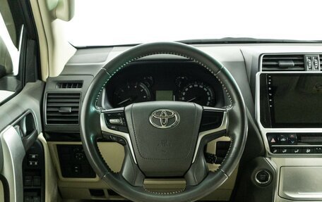 Toyota Land Cruiser Prado 150 рестайлинг 2, 2022 год, 7 200 000 рублей, 23 фотография