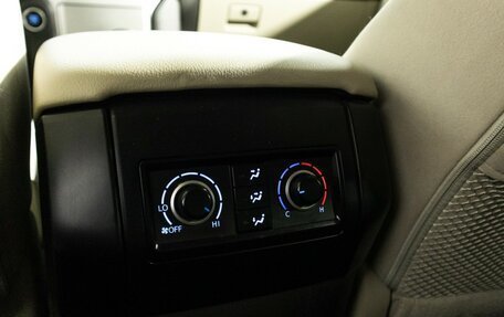 Toyota Land Cruiser Prado 150 рестайлинг 2, 2022 год, 7 200 000 рублей, 22 фотография
