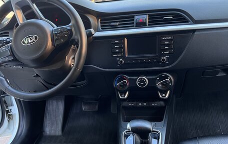 KIA Rio IV, 2018 год, 1 500 000 рублей, 9 фотография