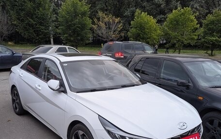 Hyundai Elantra, 2023 год, 1 580 000 рублей, 2 фотография