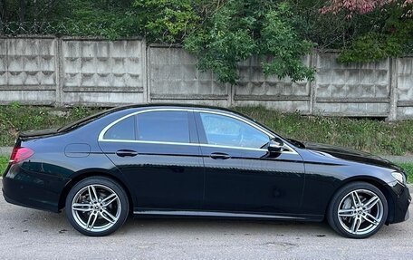 Mercedes-Benz E-Класс, 2019 год, 3 950 000 рублей, 2 фотография