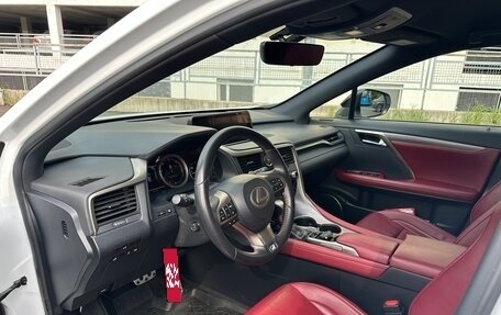 Lexus RX IV рестайлинг, 2019 год, 3 400 000 рублей, 9 фотография