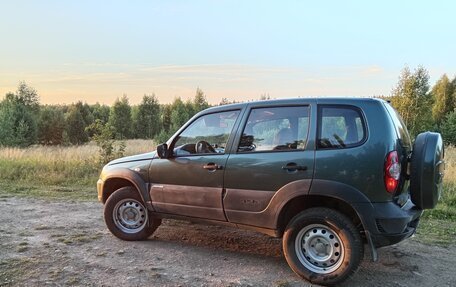 Chevrolet Niva I рестайлинг, 2011 год, 770 000 рублей, 30 фотография
