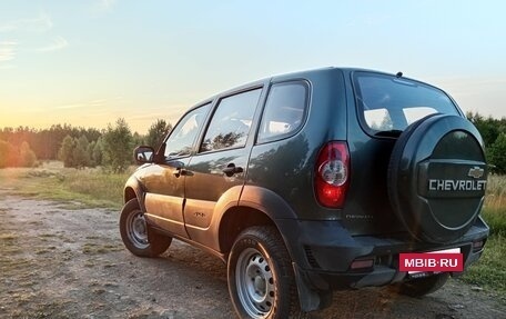 Chevrolet Niva I рестайлинг, 2011 год, 770 000 рублей, 32 фотография