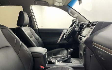 Toyota Land Cruiser Prado 150 рестайлинг 2, 2018 год, 4 840 000 рублей, 12 фотография