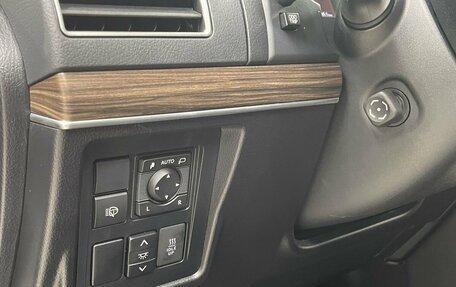 Toyota Land Cruiser Prado 150 рестайлинг 2, 2018 год, 4 840 000 рублей, 20 фотография