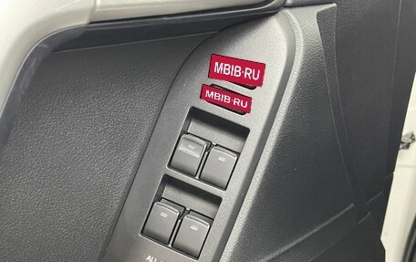 Toyota Land Cruiser Prado 150 рестайлинг 2, 2018 год, 4 840 000 рублей, 19 фотография