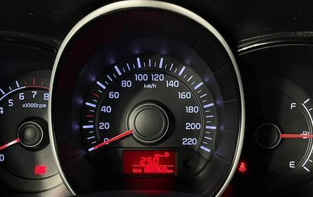 KIA Rio III рестайлинг, 2014 год, 870 000 рублей, 19 фотография