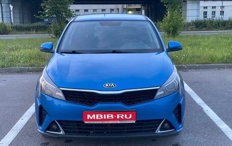 KIA Rio IV, 2020 год, 1 800 000 рублей, 1 фотография