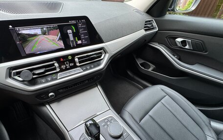 BMW 3 серия, 2021 год, 2 490 000 рублей, 8 фотография