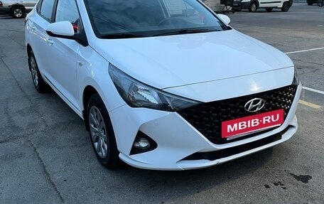 Hyundai Solaris II рестайлинг, 2021 год, 1 400 000 рублей, 2 фотография