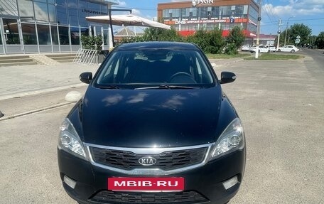 KIA cee'd I рестайлинг, 2010 год, 810 000 рублей, 2 фотография