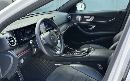 Mercedes-Benz E-Класс, 2017 год, 3 490 000 рублей, 10 фотография