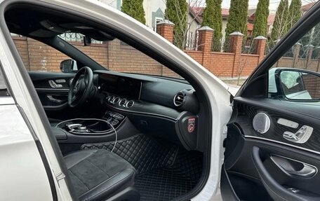 Mercedes-Benz E-Класс, 2017 год, 3 490 000 рублей, 14 фотография