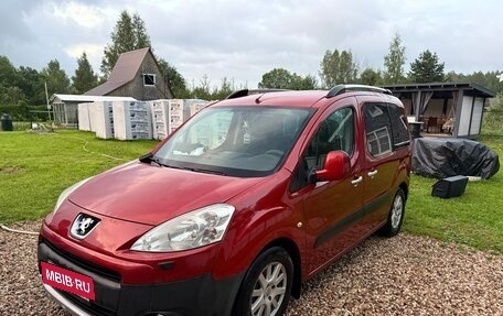 Peugeot Partner II рестайлинг 2, 2010 год, 670 000 рублей, 2 фотография
