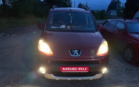 Peugeot Partner II рестайлинг 2, 2010 год, 670 000 рублей, 27 фотография