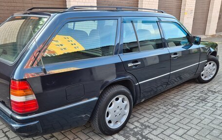 Mercedes-Benz E-Класс, 1995 год, 415 000 рублей, 4 фотография