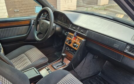 Mercedes-Benz E-Класс, 1995 год, 415 000 рублей, 7 фотография