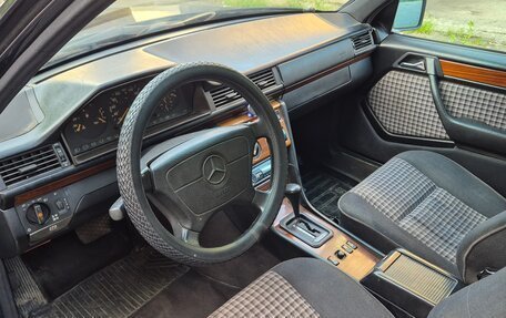 Mercedes-Benz E-Класс, 1995 год, 415 000 рублей, 9 фотография