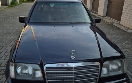 Mercedes-Benz E-Класс, 1995 год, 415 000 рублей, 5 фотография