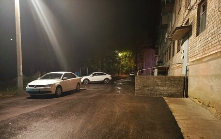 Volkswagen Jetta VI, 2013 год, 840 000 рублей, 2 фотография
