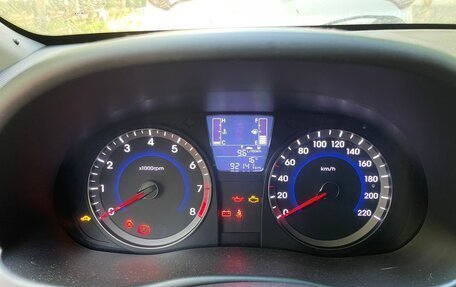 Hyundai Solaris II рестайлинг, 2015 год, 1 050 000 рублей, 3 фотография