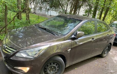 Hyundai Solaris II рестайлинг, 2015 год, 1 050 000 рублей, 6 фотография
