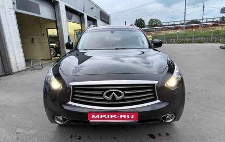 Infiniti QX70, 2015 год, 2 350 000 рублей, 2 фотография