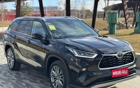 Toyota Highlander, 2025 год, 4 689 000 рублей, 1 фотография