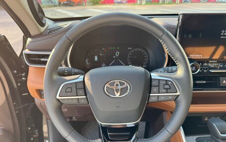 Toyota Highlander, 2025 год, 4 689 000 рублей, 16 фотография