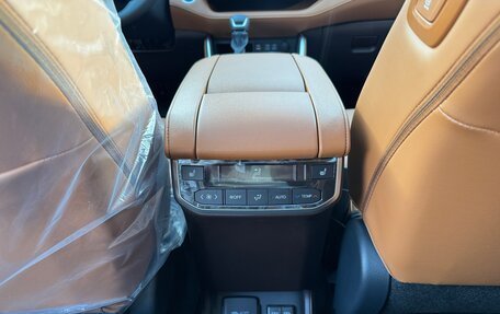 Toyota Highlander, 2025 год, 4 689 000 рублей, 32 фотография