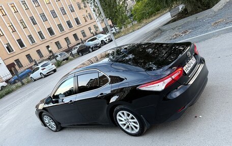 Toyota Camry, 2022 год, 2 345 000 рублей, 7 фотография