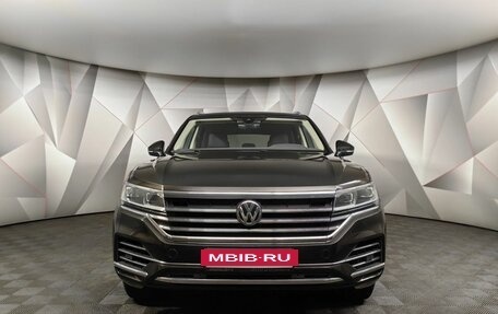 Volkswagen Touareg III, 2018 год, 4 700 000 рублей, 7 фотография