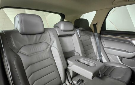 Volkswagen Touareg III, 2018 год, 4 700 000 рублей, 14 фотография