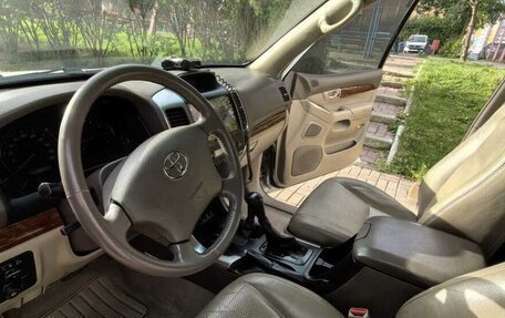 Toyota Land Cruiser Prado 120 рестайлинг, 2006 год, 3 000 000 рублей, 8 фотография