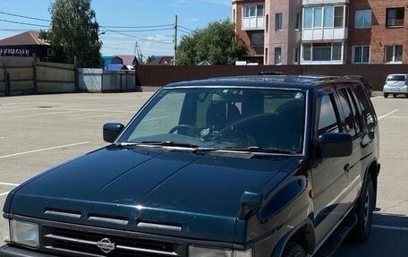 Nissan Terrano II рестайлинг, 1993 год, 800 000 рублей, 3 фотография