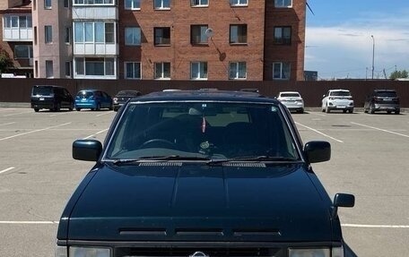 Nissan Terrano II рестайлинг, 1993 год, 800 000 рублей, 2 фотография