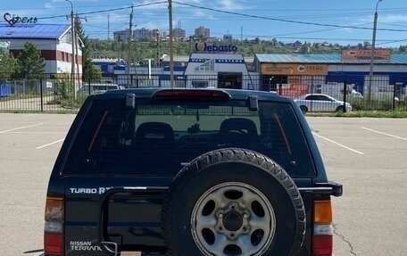 Nissan Terrano II рестайлинг, 1993 год, 800 000 рублей, 8 фотография