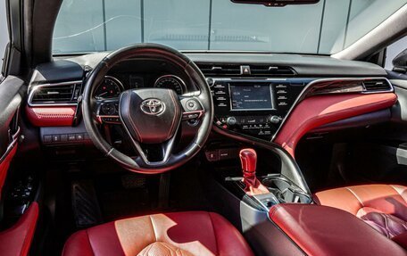 Toyota Camry, 2018 год, 2 310 000 рублей, 6 фотография