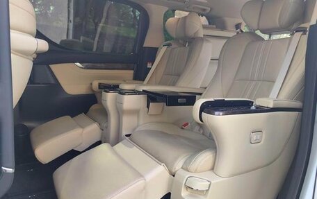 Toyota Alphard III, 2021 год, 5 250 000 рублей, 12 фотография