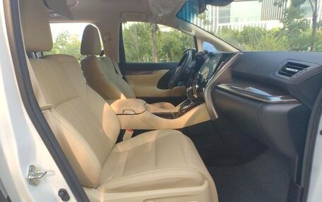 Toyota Alphard III, 2021 год, 5 250 000 рублей, 17 фотография