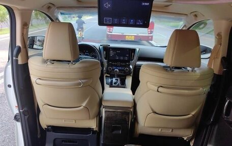 Toyota Alphard III, 2021 год, 5 250 000 рублей, 15 фотография