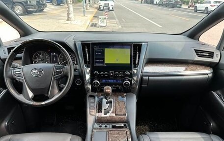 Toyota Alphard III, 2021 год, 5 200 000 рублей, 9 фотография