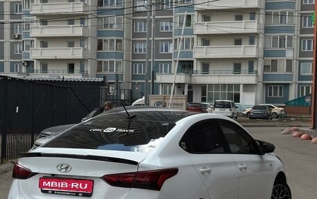 Hyundai Solaris II рестайлинг, 2020 год, 1 250 000 рублей, 1 фотография