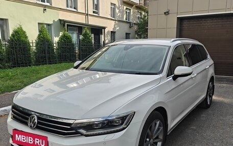 Volkswagen Passat B8 рестайлинг, 2016 год, 1 999 999 рублей, 1 фотография
