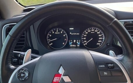 Mitsubishi Outlander III рестайлинг 3, 2013 год, 1 850 000 рублей, 8 фотография