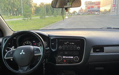 Mitsubishi Outlander III рестайлинг 3, 2013 год, 1 850 000 рублей, 7 фотография