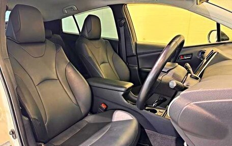 Toyota Prius IV XW50, 2022 год, 2 250 000 рублей, 9 фотография